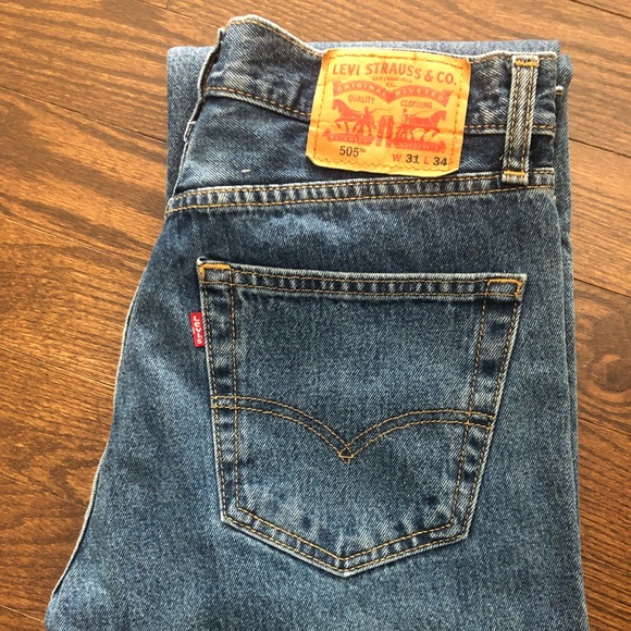 Brand New 505 Red Tag Levi’s Men’s Jeans - Never Worn - Picture 1 of 3